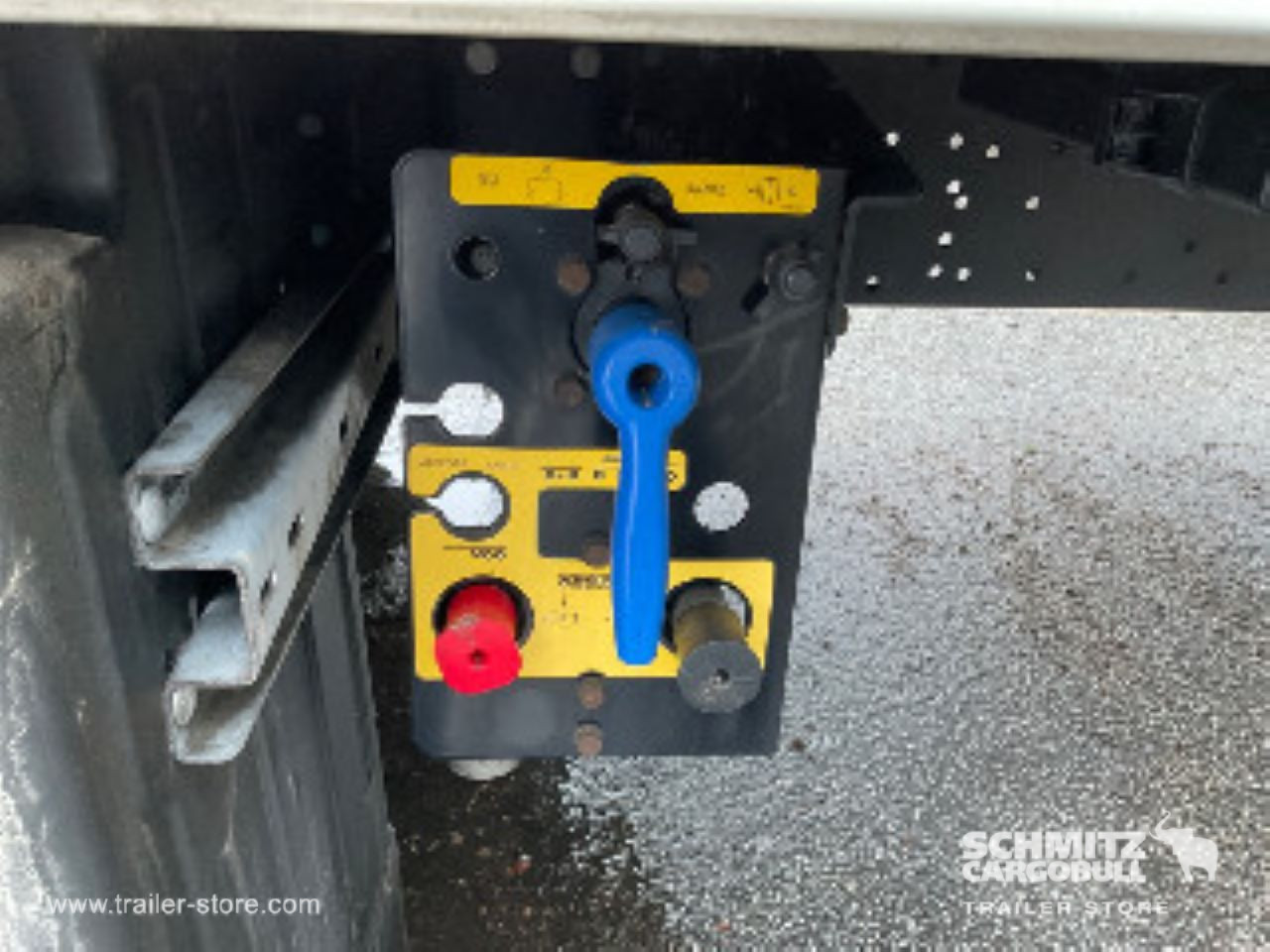Isothermal semi-trailer SCHMITZ Reefer Standard: picture 10