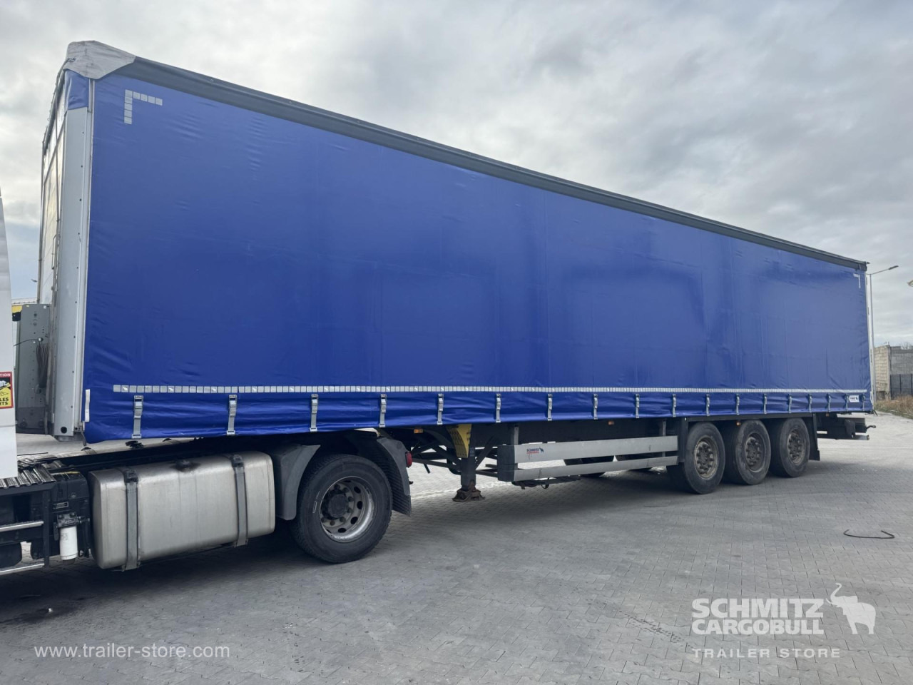 SCHMITZ Curtainsider Standard - Curtainsider semi-trailer: picture 4 SCHMITZ Curtainsider Standard - Curtainsider semi-trailer: picture 4