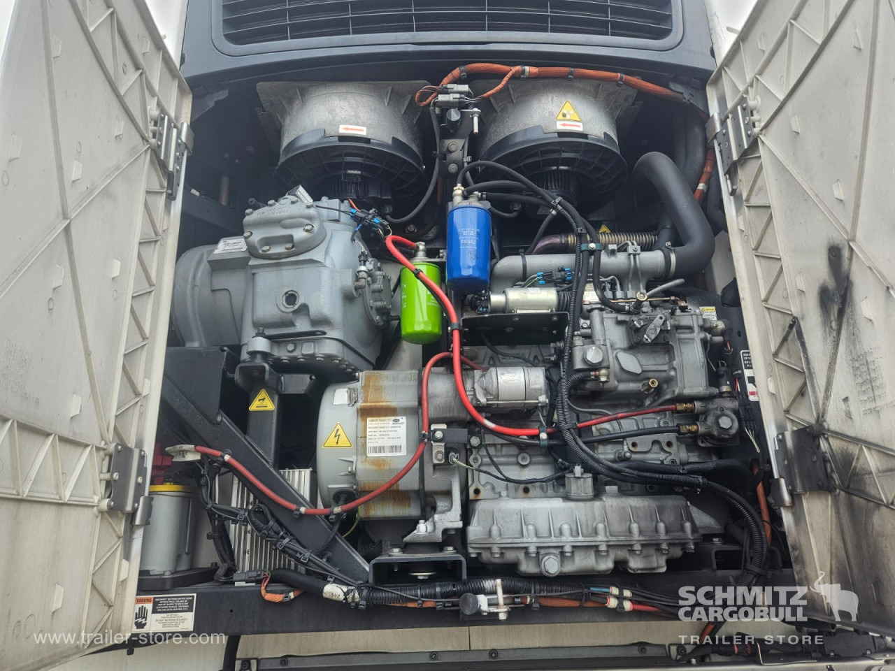 SCHMITZ Reefer Multitemp Taillift - Isothermal semi-trailer: picture 2 SCHMITZ Reefer Multitemp Taillift - Isothermal semi-trailer: picture 2