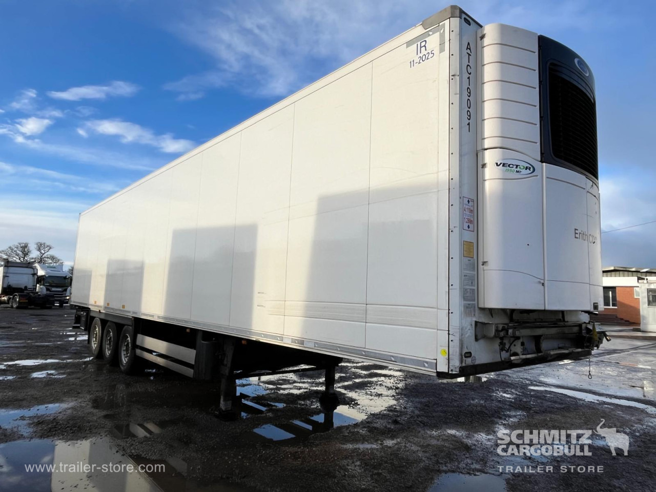 SCHMITZ Reefer Multitemp - Isothermal semi-trailer: picture 1 SCHMITZ Reefer Multitemp - Isothermal semi-trailer: picture 1