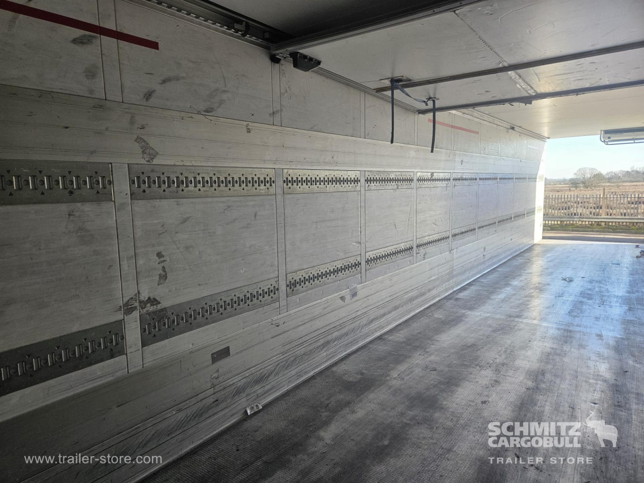 SCHMITZ Reefer Multitemp - Isothermal semi-trailer: picture 3 SCHMITZ Reefer Multitemp - Isothermal semi-trailer: picture 3