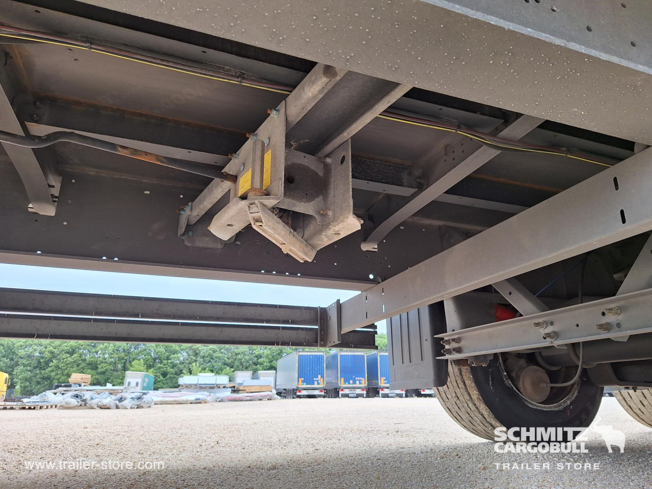 SCHMITZ Curtainsider Mega - Curtainsider semi-trailer: picture 2 SCHMITZ Curtainsider Mega - Curtainsider semi-trailer: picture 2
