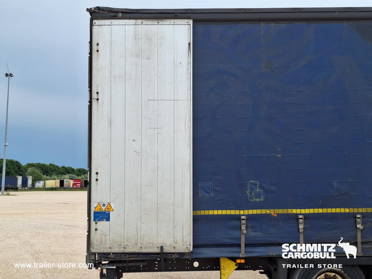 SCHMITZ Curtainsider Mega - Curtainsider semi-trailer: picture 3 SCHMITZ Curtainsider Mega - Curtainsider semi-trailer: picture 3