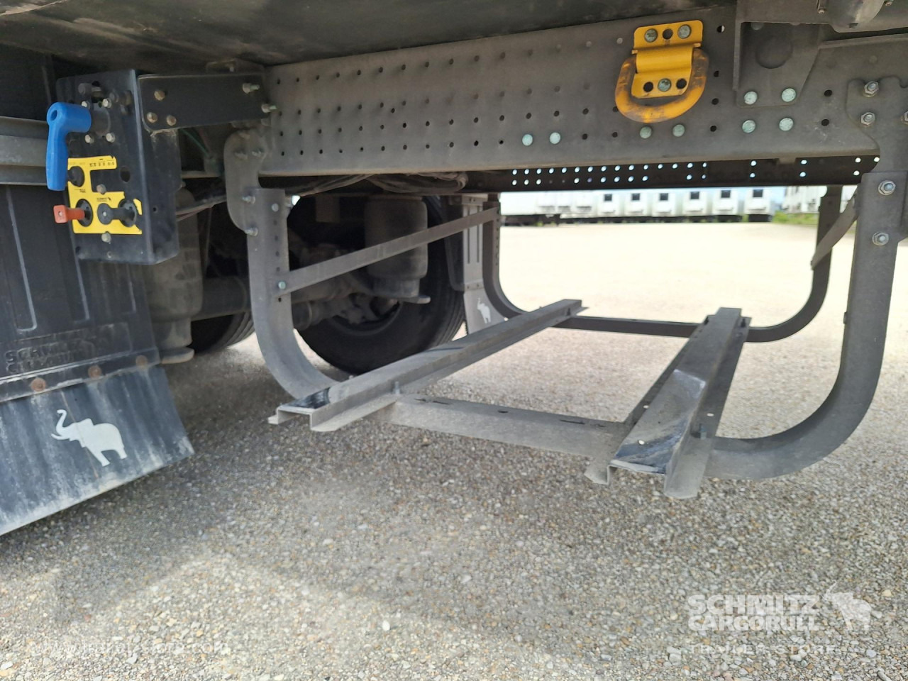 SCHMITZ Reefer Standard - Isothermal semi-trailer: picture 4 SCHMITZ Reefer Standard - Isothermal semi-trailer: picture 4
