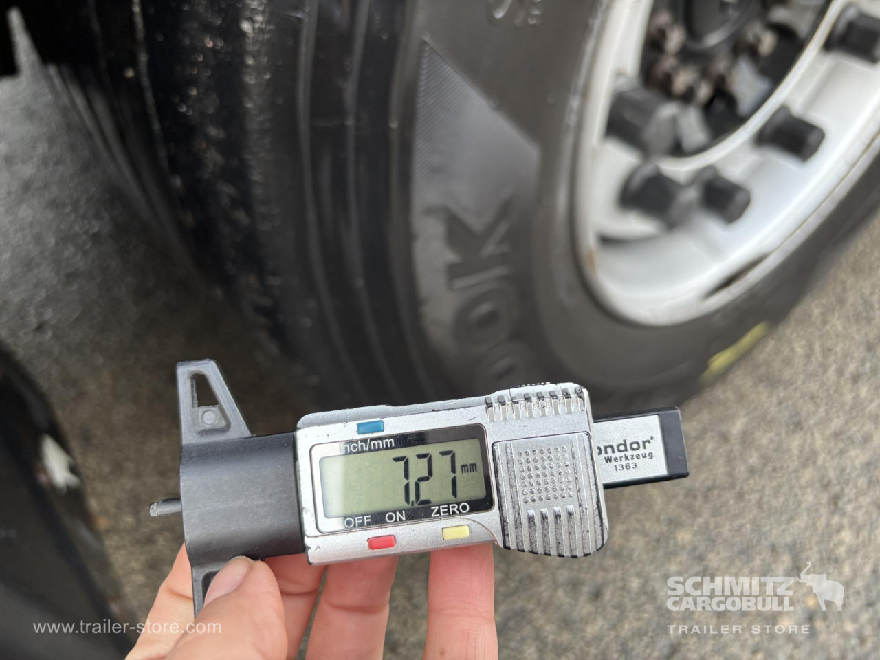 SCHMITZ Curtainsider Mega - Curtainsider semi-trailer: picture 5 SCHMITZ Curtainsider Mega - Curtainsider semi-trailer: picture 5