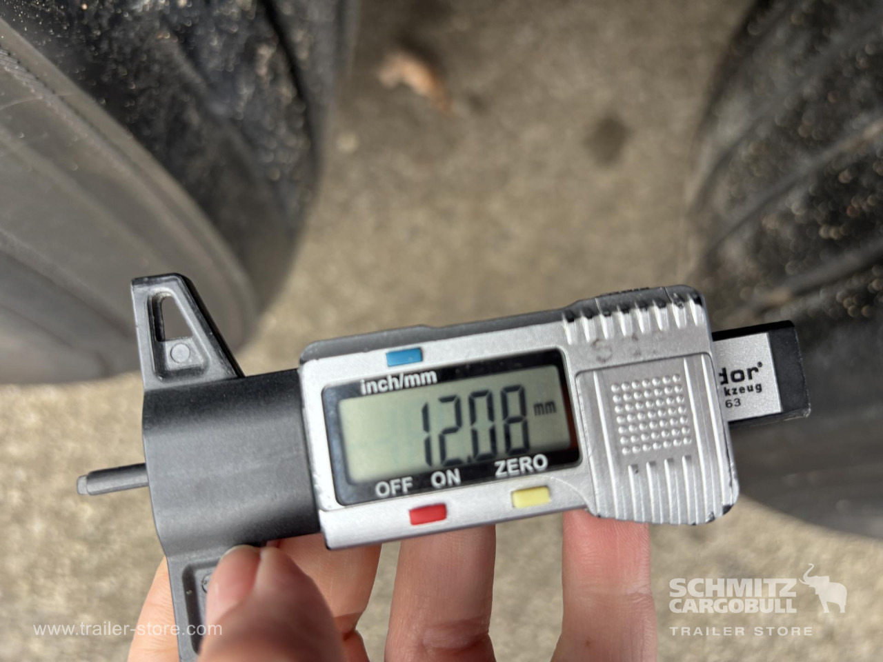 SCHMITZ Curtainsider Standard - Curtainsider semi-trailer: picture 3 SCHMITZ Curtainsider Standard - Curtainsider semi-trailer: picture 3