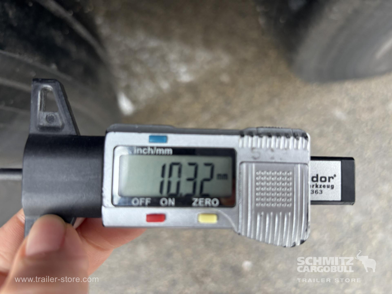 SCHMITZ Curtainsider Standard - Curtainsider semi-trailer: picture 3 SCHMITZ Curtainsider Standard - Curtainsider semi-trailer: picture 3