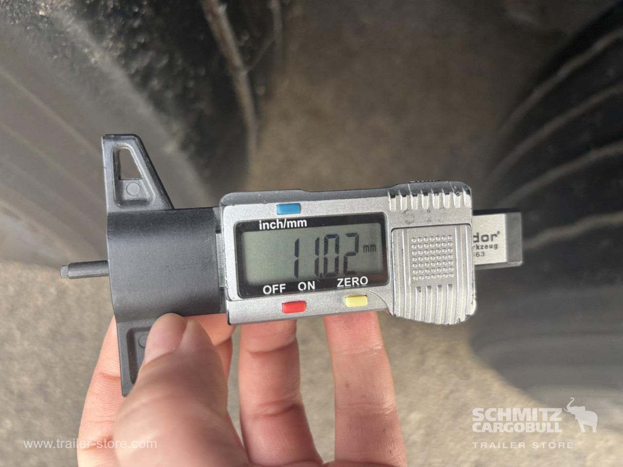 SCHMITZ Curtainsider Standard - Curtainsider semi-trailer: picture 5 SCHMITZ Curtainsider Standard - Curtainsider semi-trailer: picture 5