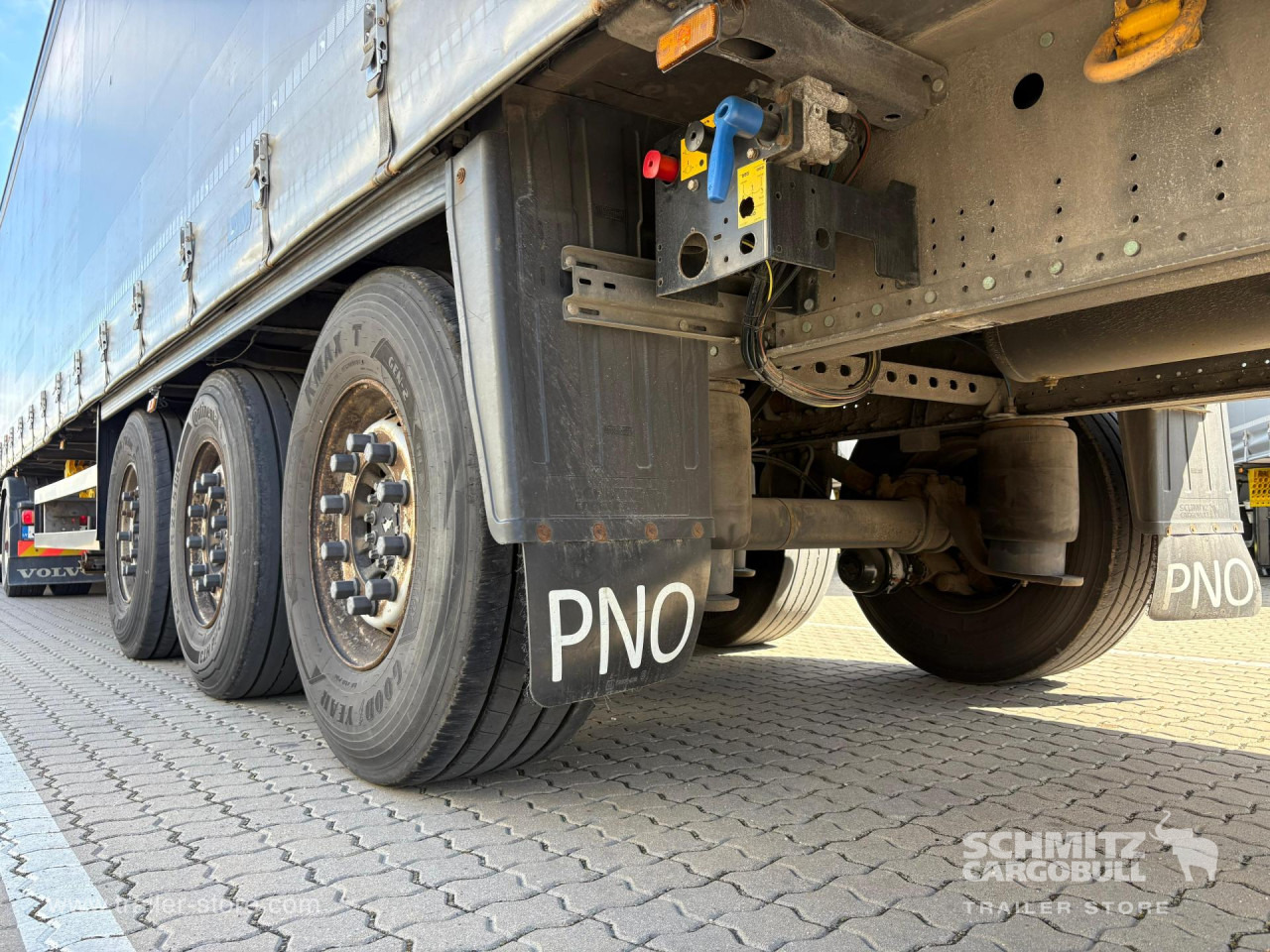 SCHMITZ Curtainsider Standard - Curtainsider semi-trailer: picture 4 SCHMITZ Curtainsider Standard - Curtainsider semi-trailer: picture 4