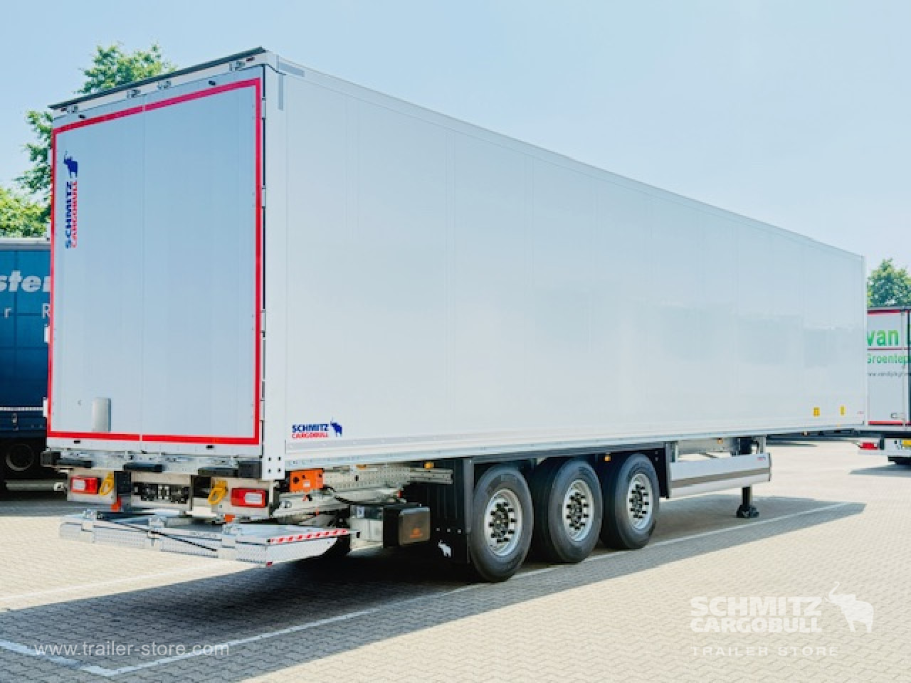 SCHMITZ Oplegger Kasten Standard Taillift - Closed box semi-trailer: picture 1 SCHMITZ Oplegger Kasten Standard Taillift - Closed box semi-trailer: picture 1