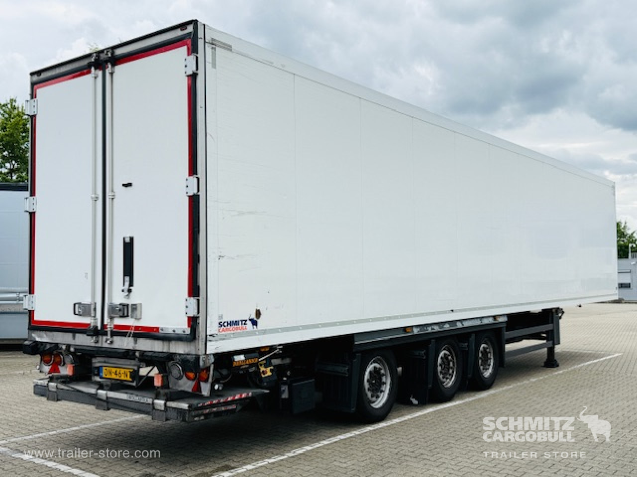 Isothermal semi-trailer SCHMITZ Oplegger Vries Multitemp Taillift: picture 8