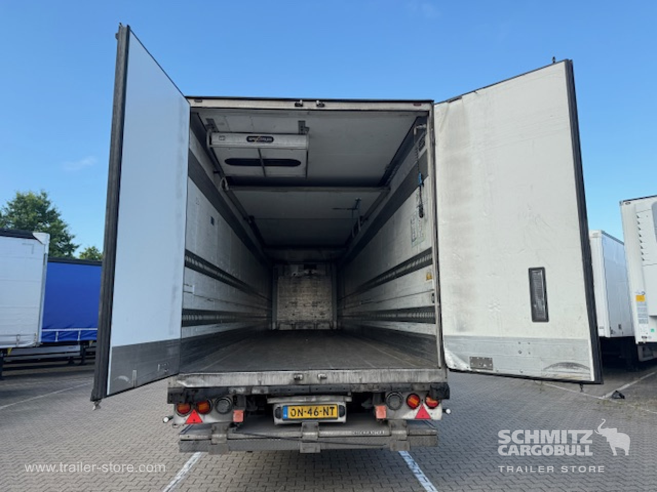 Isothermal semi-trailer SCHMITZ Oplegger Vries Multitemp Taillift: picture 9