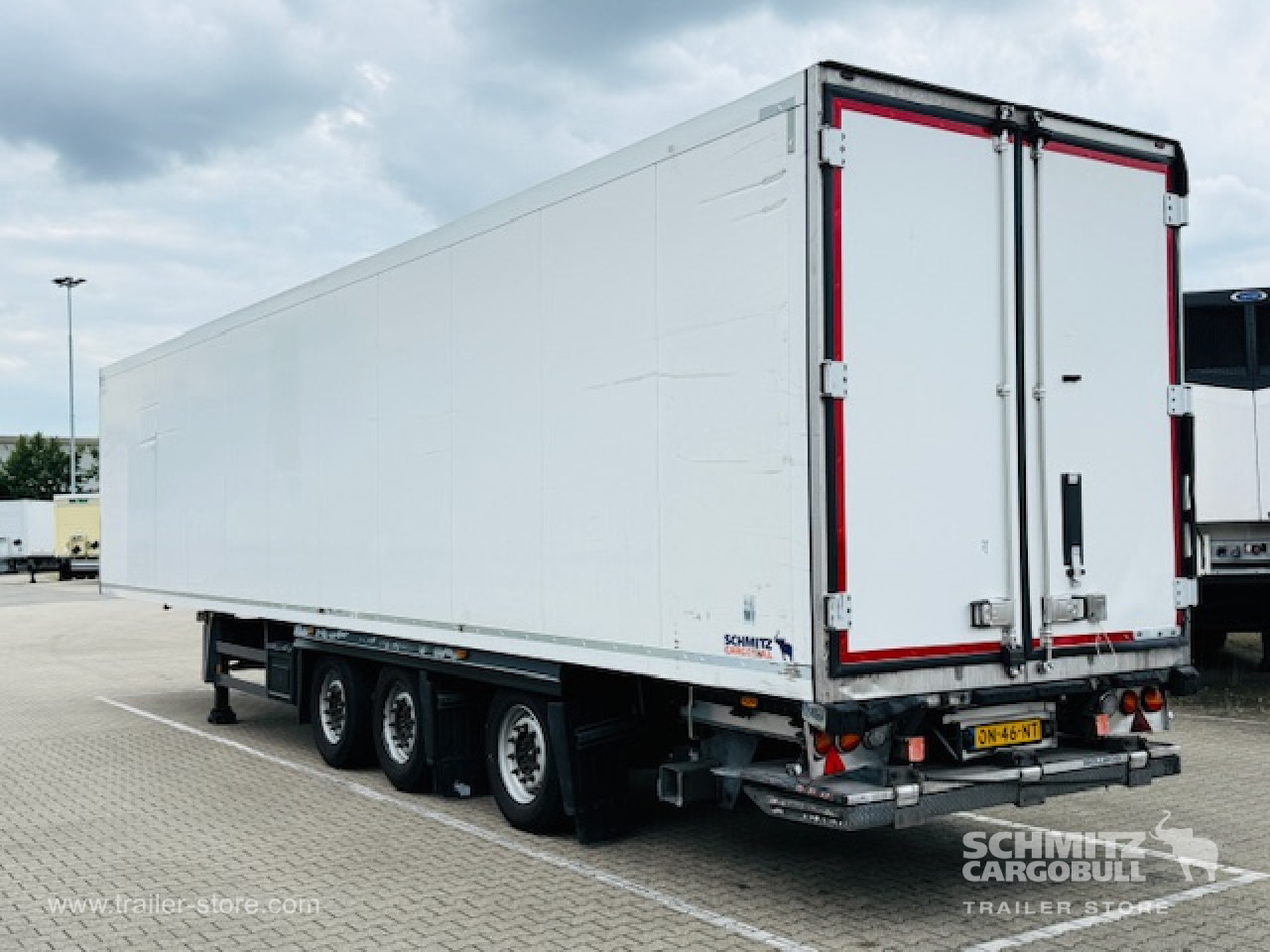 Isothermal semi-trailer SCHMITZ Oplegger Vries Multitemp Taillift: picture 10