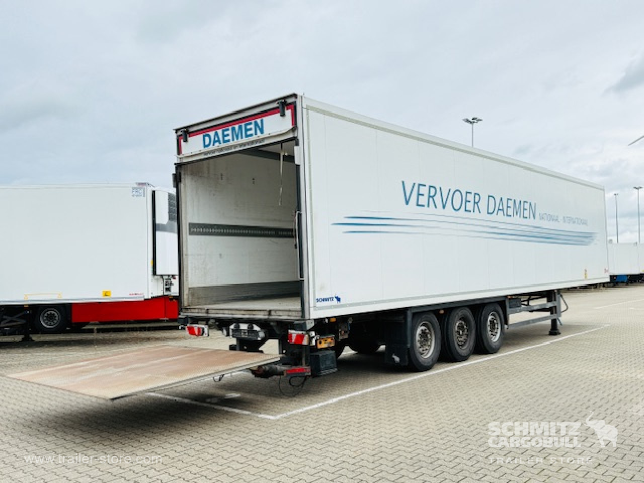 Isothermal semi-trailer SCHMITZ Oplegger Vries Standard Taillift: picture 12