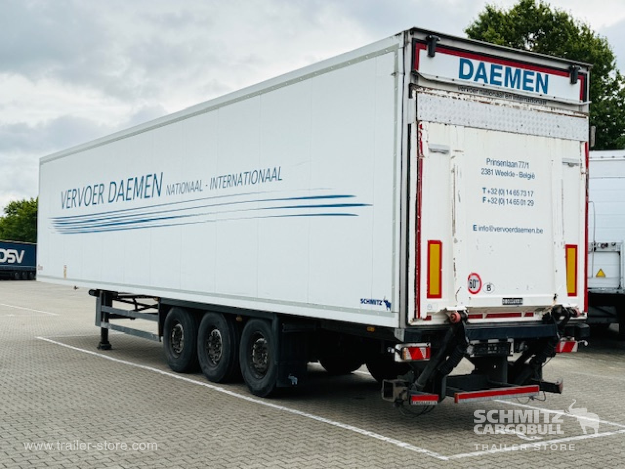 Isothermal semi-trailer SCHMITZ Oplegger Vries Standard Taillift: picture 10