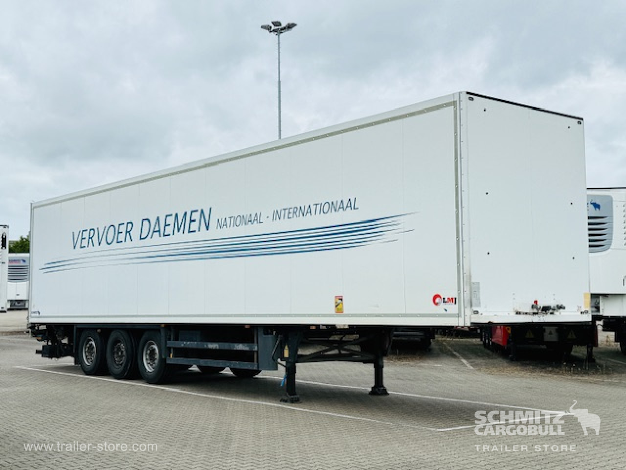Isothermal semi-trailer SCHMITZ Oplegger Vries Standard Taillift: picture 11