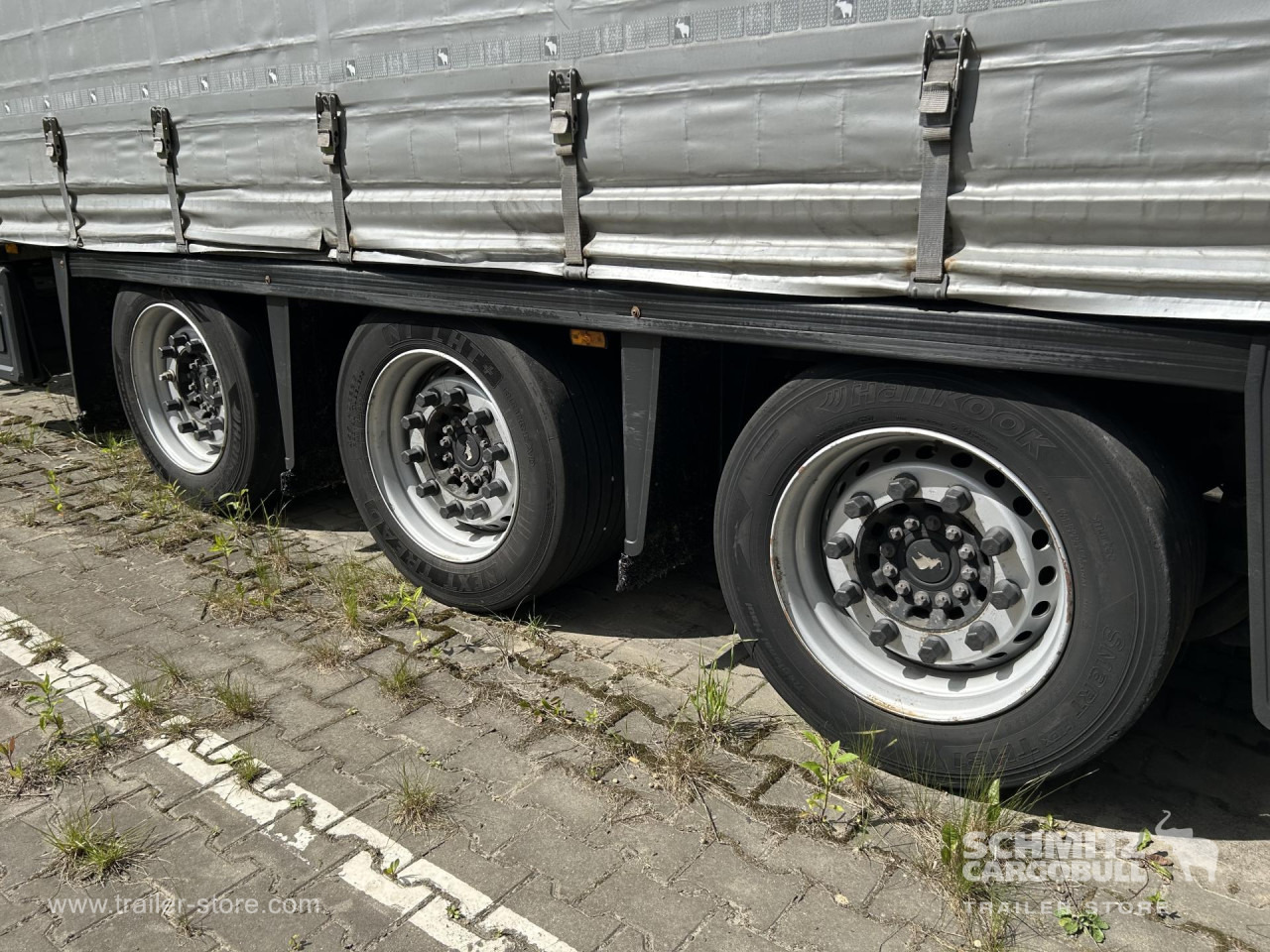 SCHMITZ Curtainsider Mega - Curtainsider semi-trailer: picture 4 SCHMITZ Curtainsider Mega - Curtainsider semi-trailer: picture 4