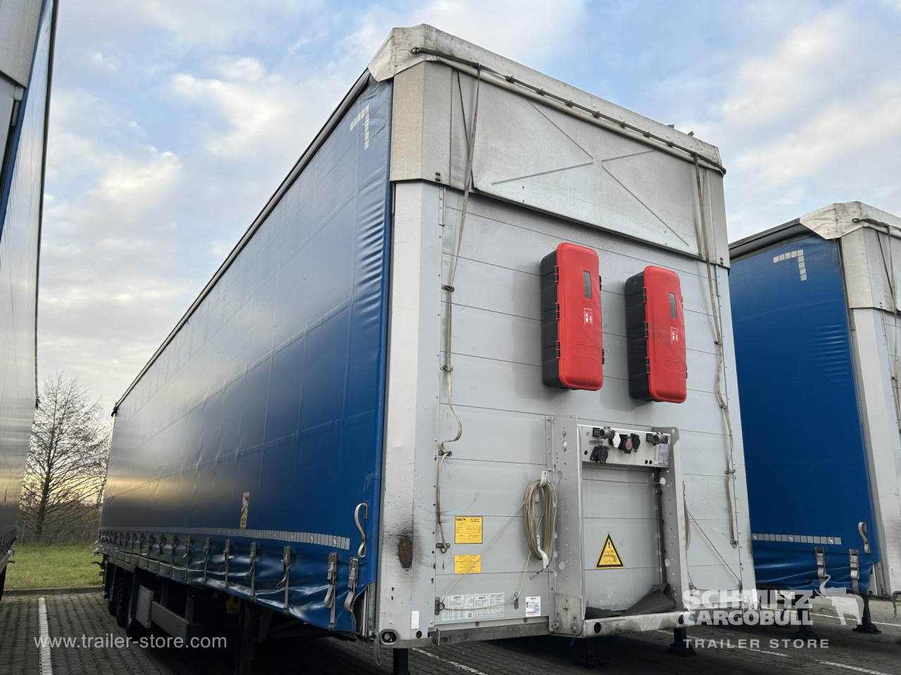 SCHMITZ Curtainsider Mega - Curtainsider semi-trailer: picture 1 SCHMITZ Curtainsider Mega - Curtainsider semi-trailer: picture 1