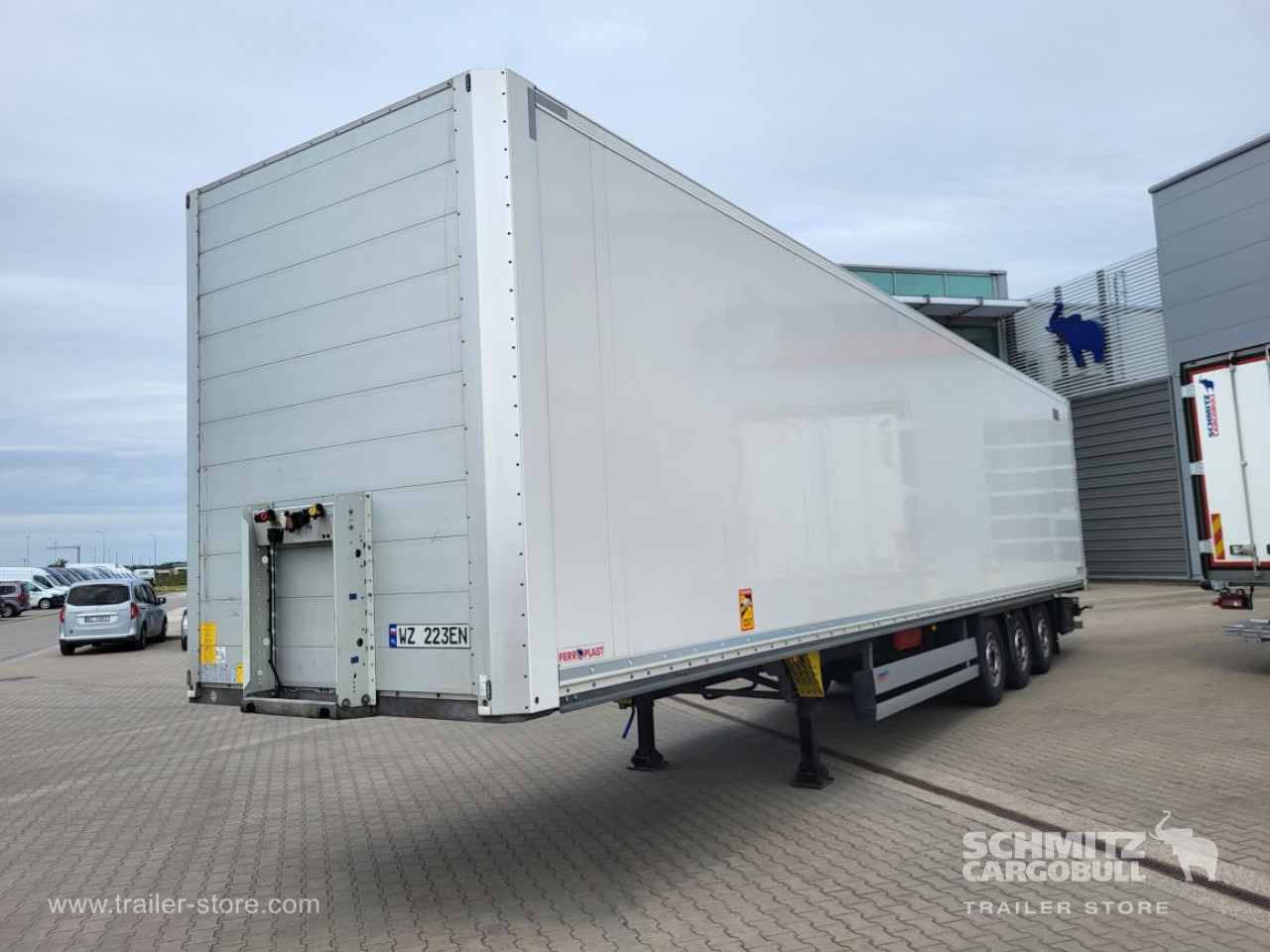 SCHMITZ Insulated box - Refrigerator semi-trailer: picture 1 SCHMITZ Insulated box - Refrigerator semi-trailer: picture 1