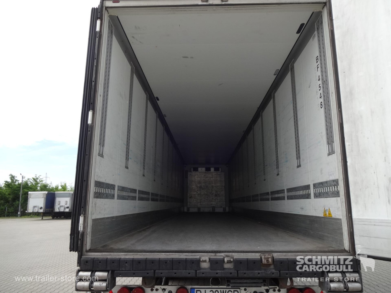 Isothermal semi-trailer SCHMITZ Reefer Standard: picture 8
