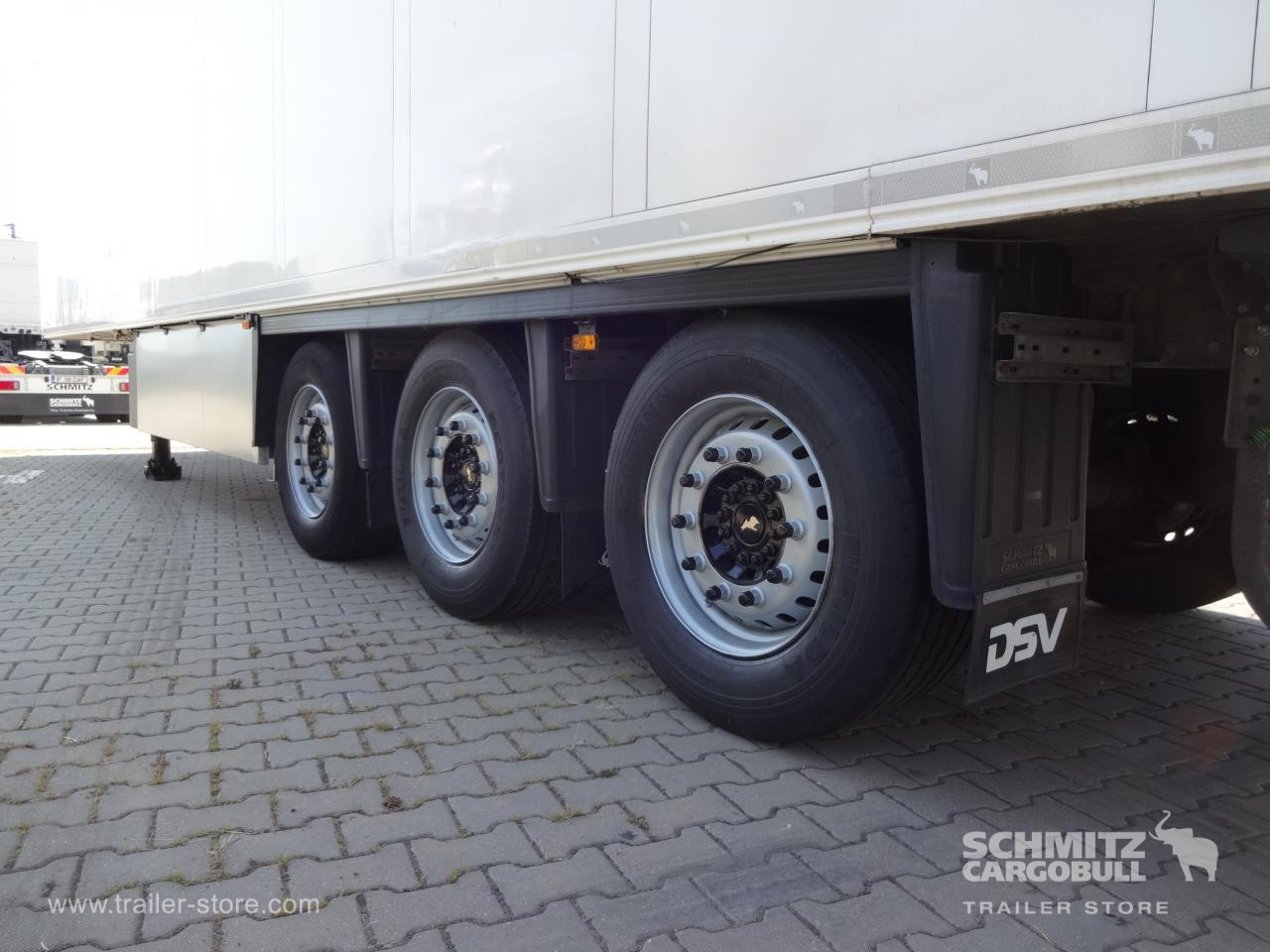 Isothermal semi-trailer SCHMITZ Reefer Standard: picture 10