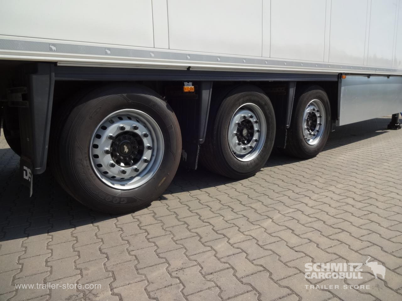 Isothermal semi-trailer SCHMITZ Reefer Standard: picture 9