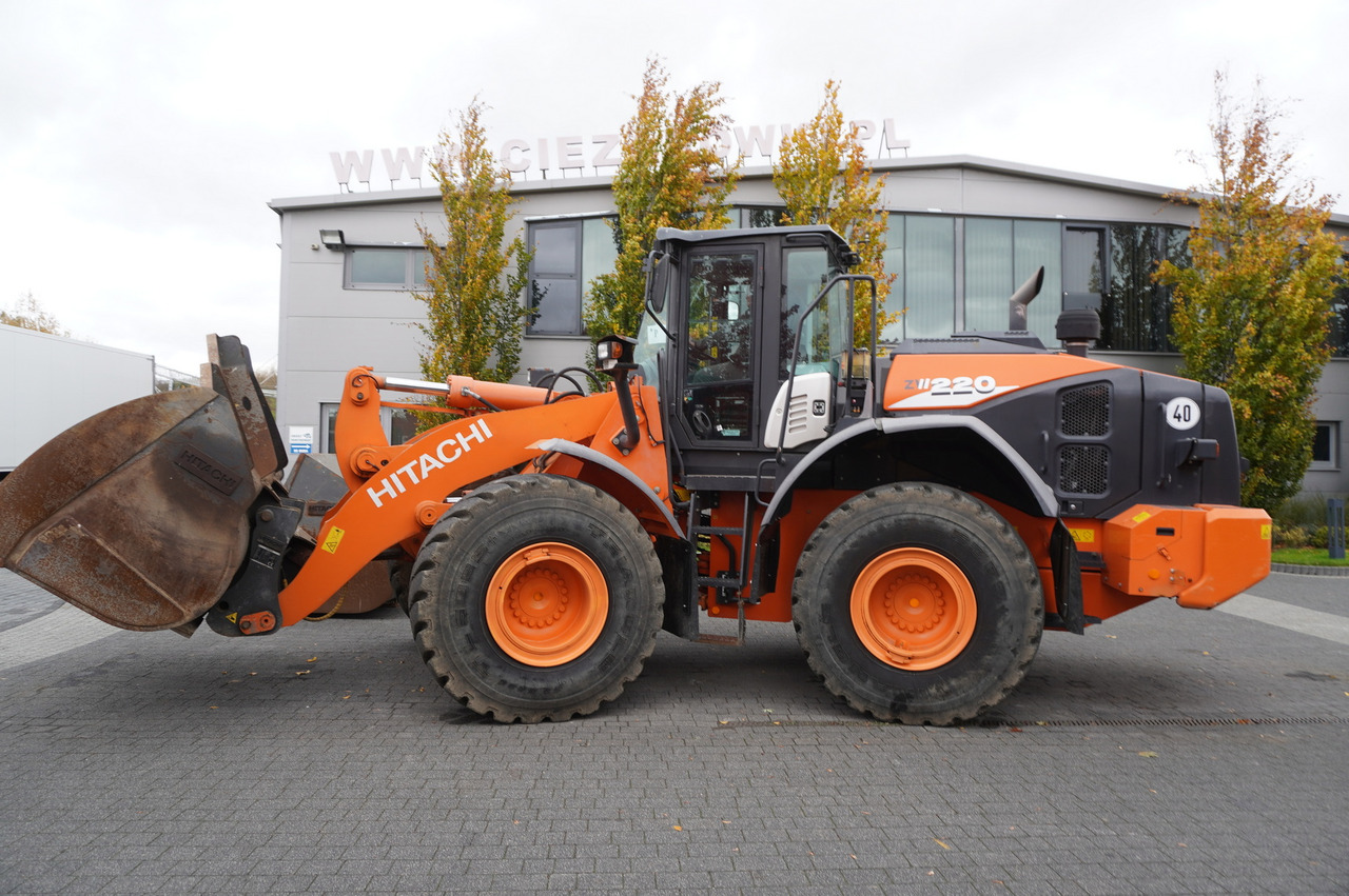 Wheel loader HITACHI ZW220 articulated loader / 2 buckets: picture 13 Wheel loader HITACHI ZW220 articulated loader / 2 buckets: picture 13