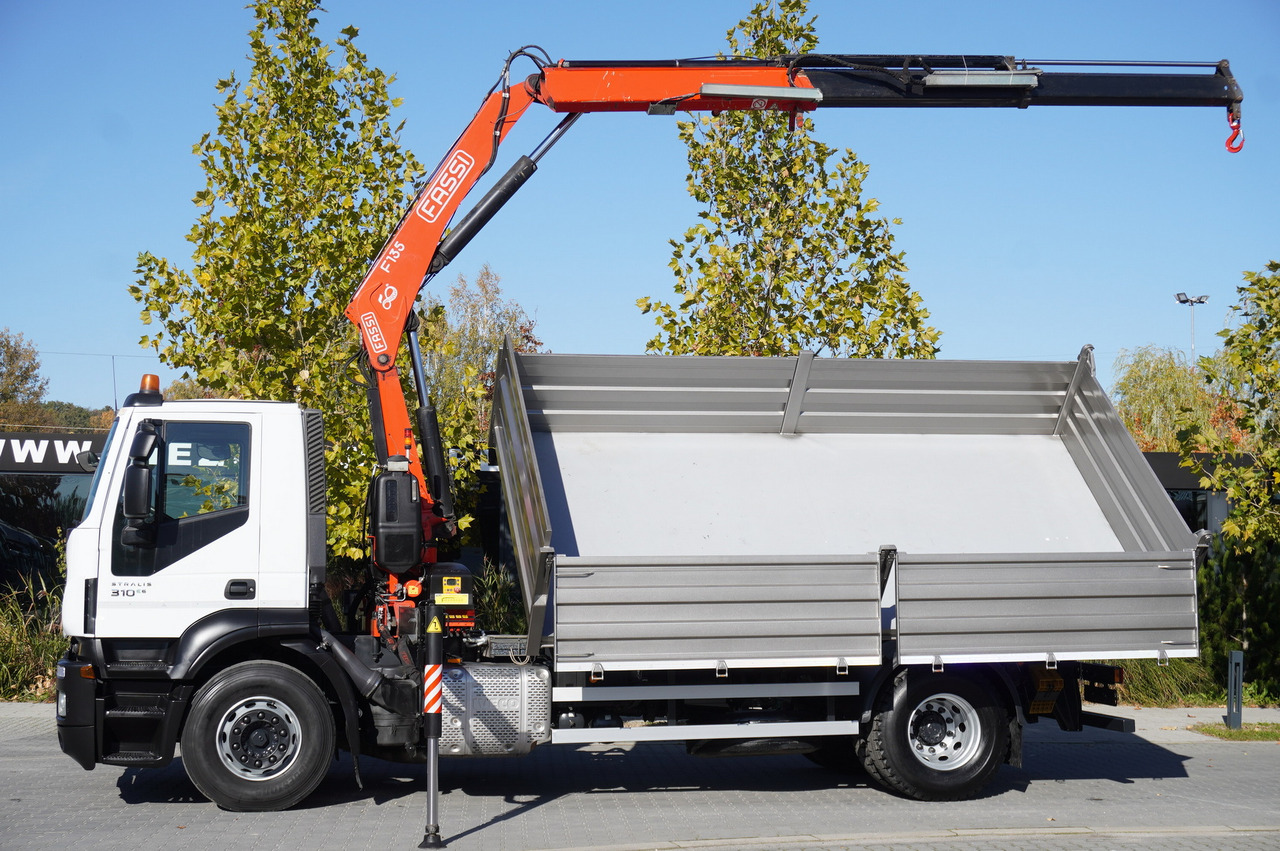 IVECO Stralis 310 E6 / NEW 3-sided tipper / Fassi F135 crane with remote control - Mobile crane: picture 5 IVECO Stralis 310 E6 / NEW 3-sided tipper / Fassi F135 crane with remote control - Mobile crane: picture 5