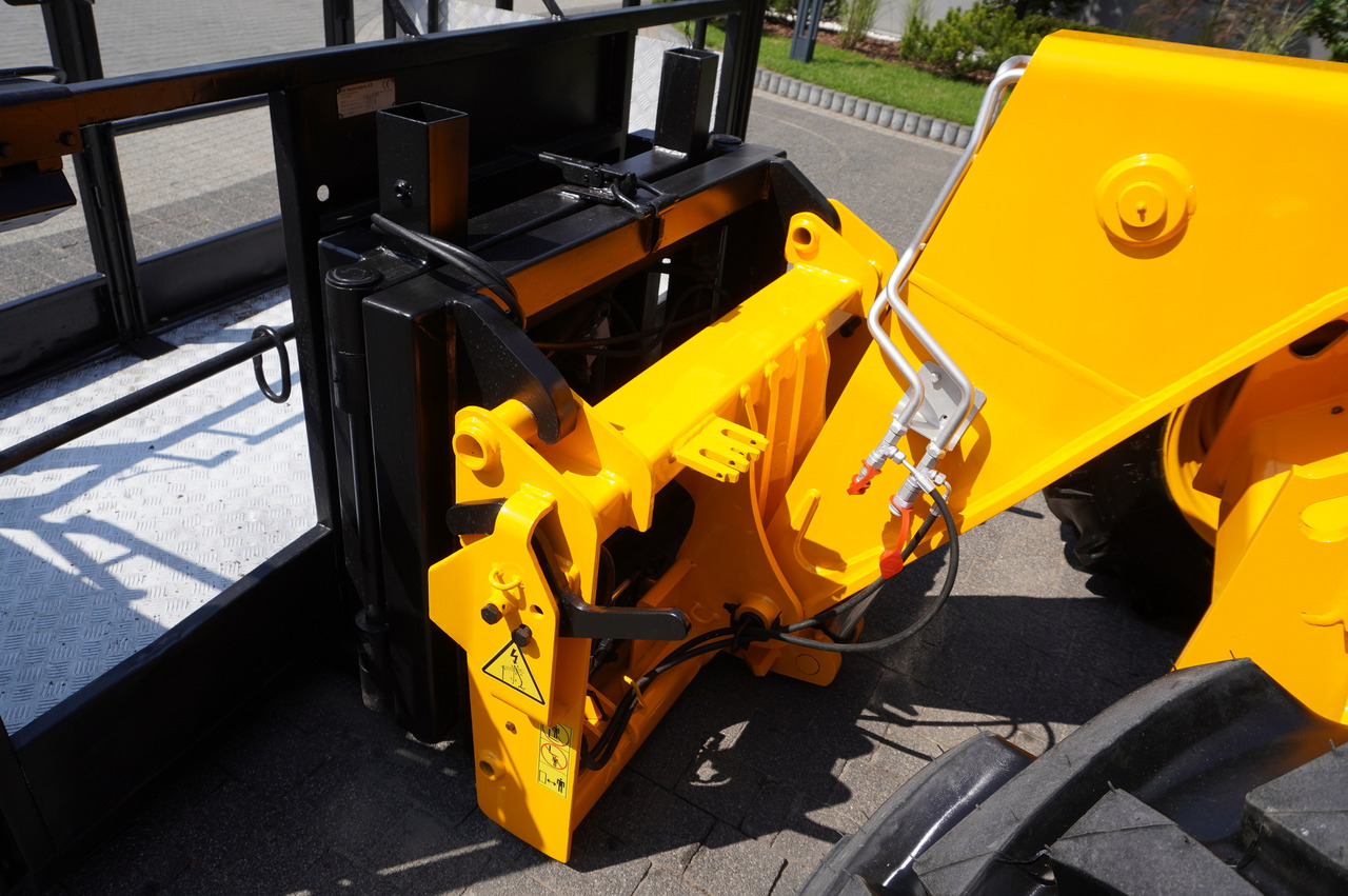 Telescopic wheel loader JCB 535-95 / 3.5 T / range 9.5 m / joystick: picture 24 Telescopic wheel loader JCB 535-95 / 3.5 T / range 9.5 m / joystick: picture 24