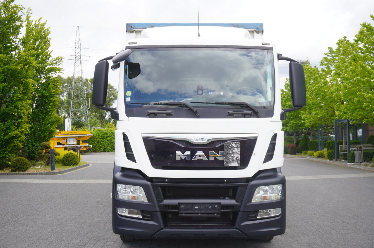 Curtainsider truck MAN TGS 18.440 / 19 EPAL curtainsider / Sleeper cab: picture 7 Curtainsider truck MAN TGS 18.440 / 19 EPAL curtainsider / Sleeper cab: picture 7