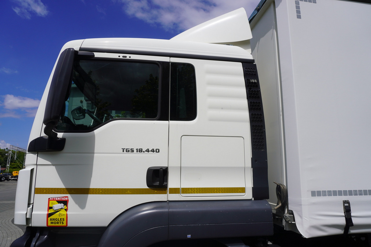 Curtainsider truck MAN TGS 18.440 / 19 EPAL curtainsider / Sleeper cab: picture 17 Curtainsider truck MAN TGS 18.440 / 19 EPAL curtainsider / Sleeper cab: picture 17