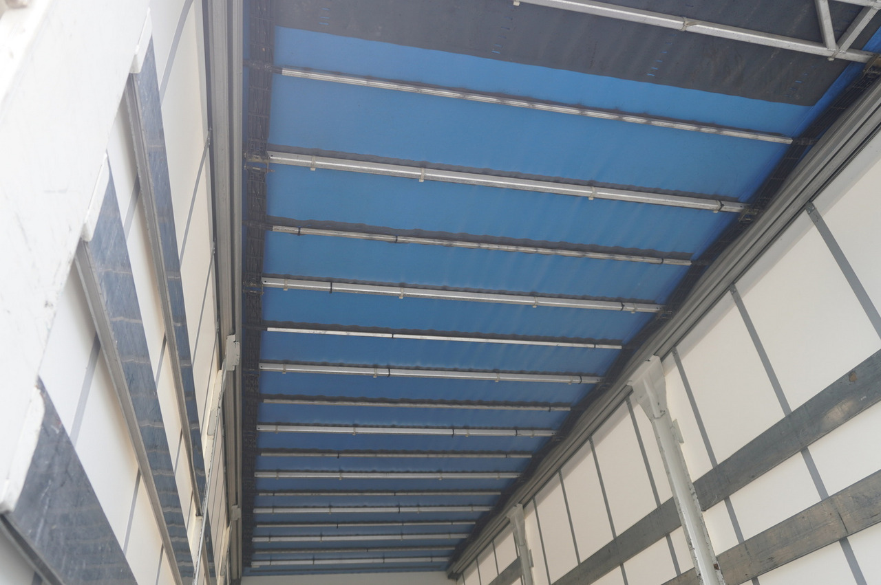 Curtainsider truck MAN TGS 18.440 / 19 EPAL curtainsider / Sleeper cab: picture 12 Curtainsider truck MAN TGS 18.440 / 19 EPAL curtainsider / Sleeper cab: picture 12