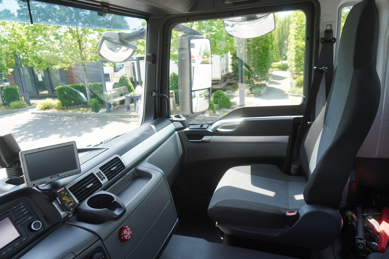 Dropside/ Flatbed truck, Crane truck MAN TGS 26.360 Flatbed / Fassi F175 7.7 T / steered 3rd axle: picture 23 Dropside/ Flatbed truck, Crane truck MAN TGS 26.360 Flatbed / Fassi F175 7.7 T / steered 3rd axle: picture 23