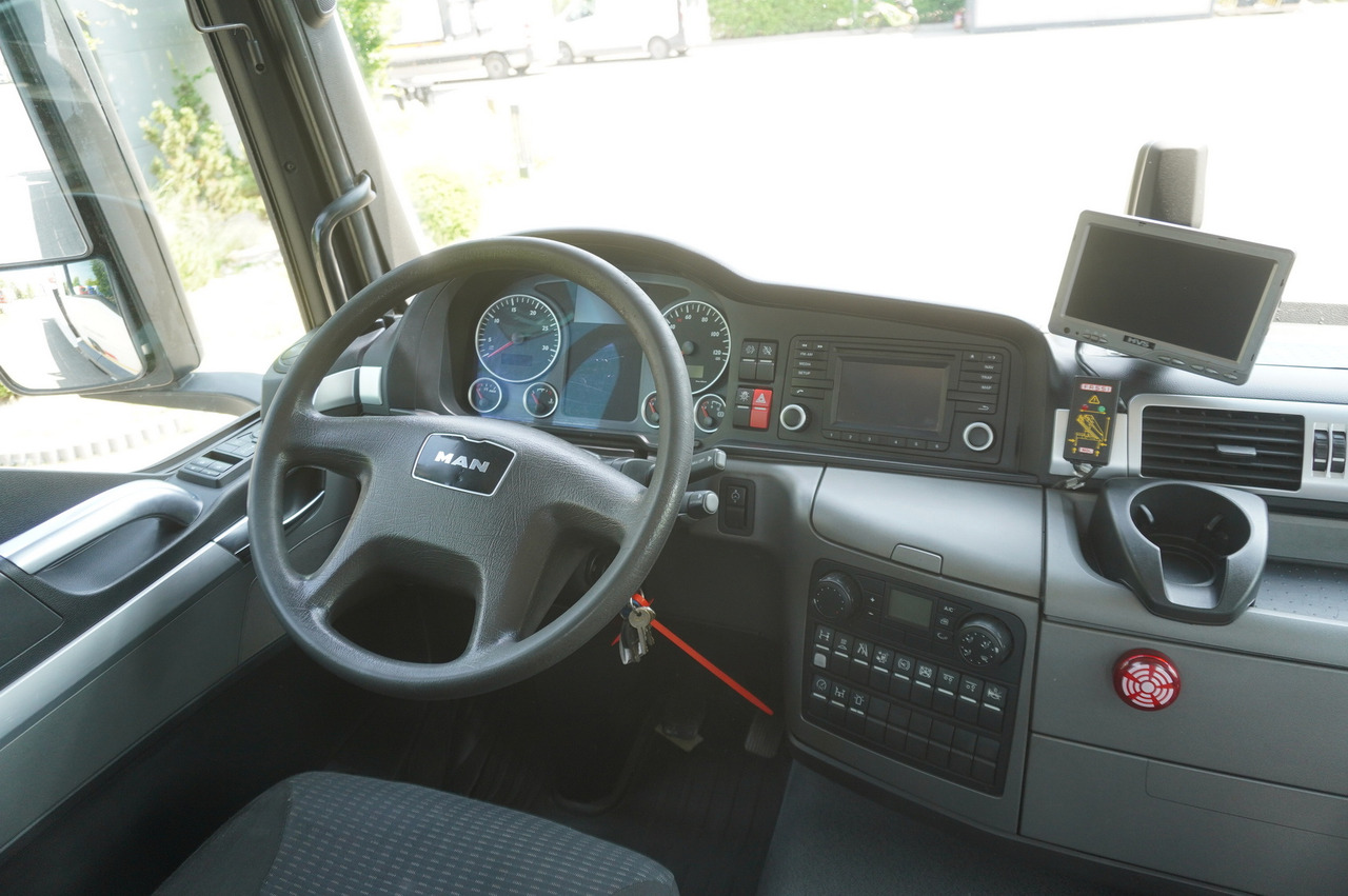 Dropside/ Flatbed truck, Crane truck MAN TGS 26.360 Flatbed / Fassi F175 7.7 T / steered 3rd axle: picture 24 Dropside/ Flatbed truck, Crane truck MAN TGS 26.360 Flatbed / Fassi F175 7.7 T / steered 3rd axle: picture 24