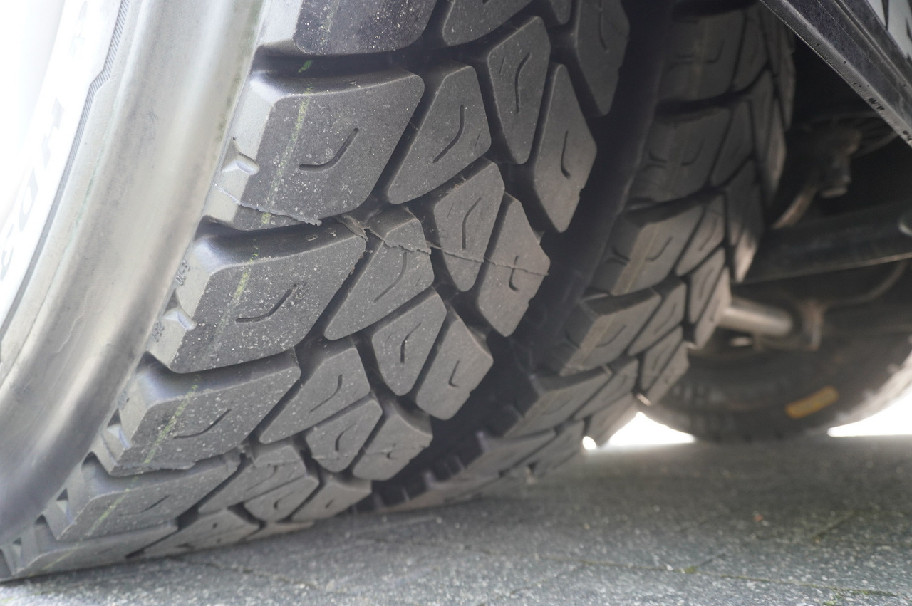 Dropside/ Flatbed truck, Crane truck MAN TGS 26.360 Flatbed / Fassi F175 7.7 T / steered 3rd axle: picture 14 Dropside/ Flatbed truck, Crane truck MAN TGS 26.360 Flatbed / Fassi F175 7.7 T / steered 3rd axle: picture 14