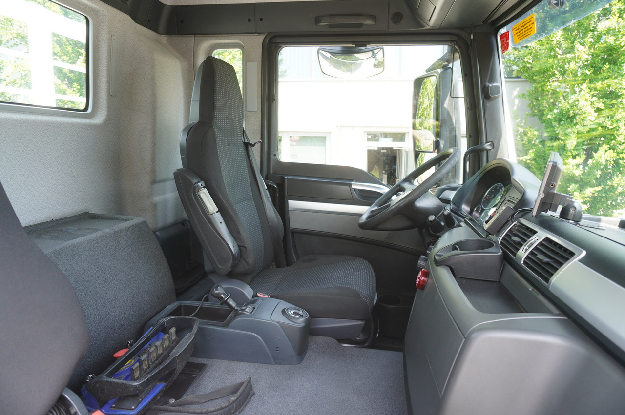 Dropside/ Flatbed truck, Crane truck MAN TGS 26.360 Flatbed / Fassi F175 7.7 T / steered 3rd axle: picture 27 Dropside/ Flatbed truck, Crane truck MAN TGS 26.360 Flatbed / Fassi F175 7.7 T / steered 3rd axle: picture 27