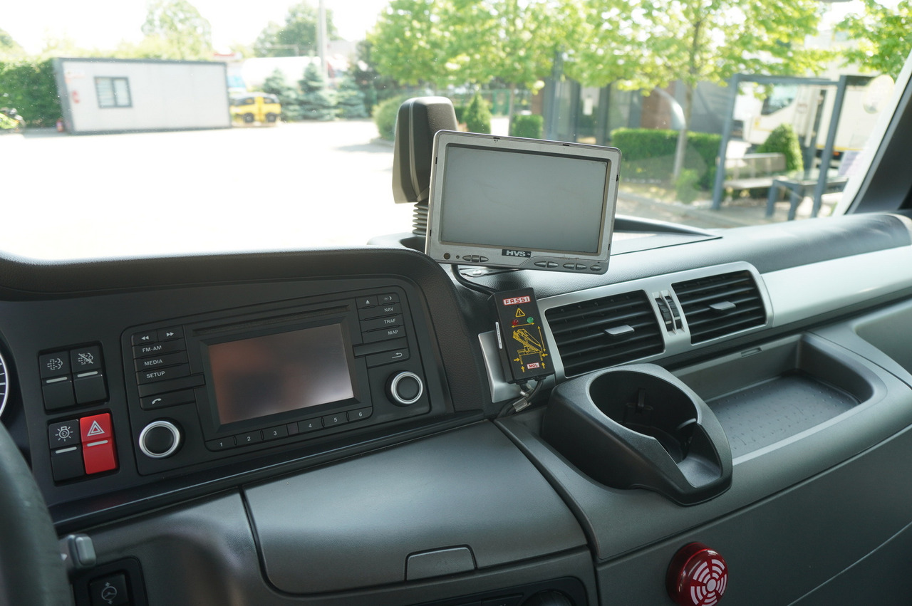 Dropside/ Flatbed truck, Crane truck MAN TGS 26.360 Flatbed / Fassi F175 7.7 T / steered 3rd axle: picture 25 Dropside/ Flatbed truck, Crane truck MAN TGS 26.360 Flatbed / Fassi F175 7.7 T / steered 3rd axle: picture 25