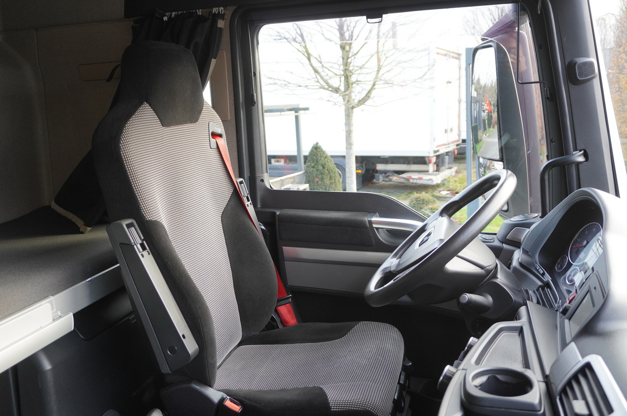 MAN TGS 35.420 8×2 / Chassis 6.4 m / 3 steered axles leasing MAN TGS 35.420 8×2 / Chassis 6.4 m / 3 steered axles: picture 19