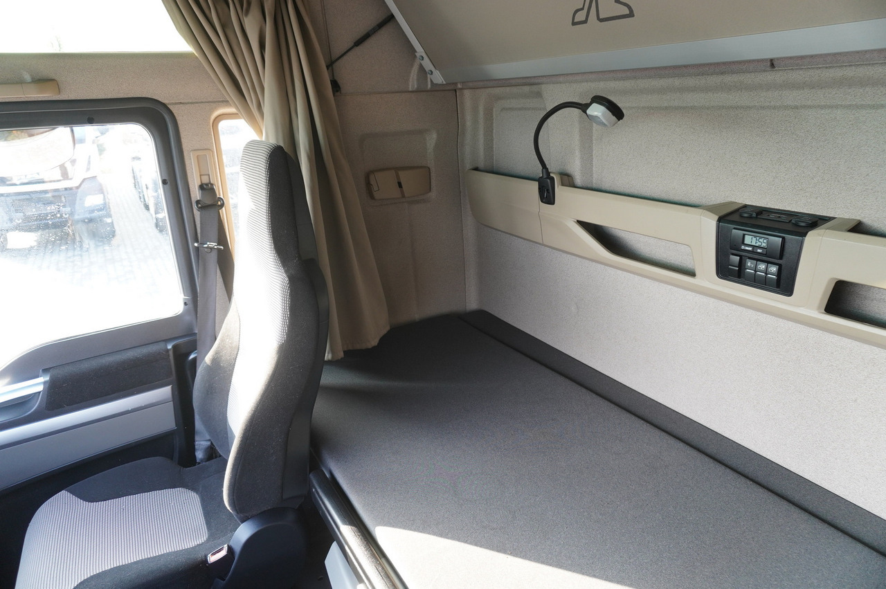 Cab chassis truck MAN TGX 35.580 E6 8x4/4 - 8.8m chassis frame: picture 26 Cab chassis truck MAN TGX 35.580 E6 8x4/4 - 8.8m chassis frame: picture 26