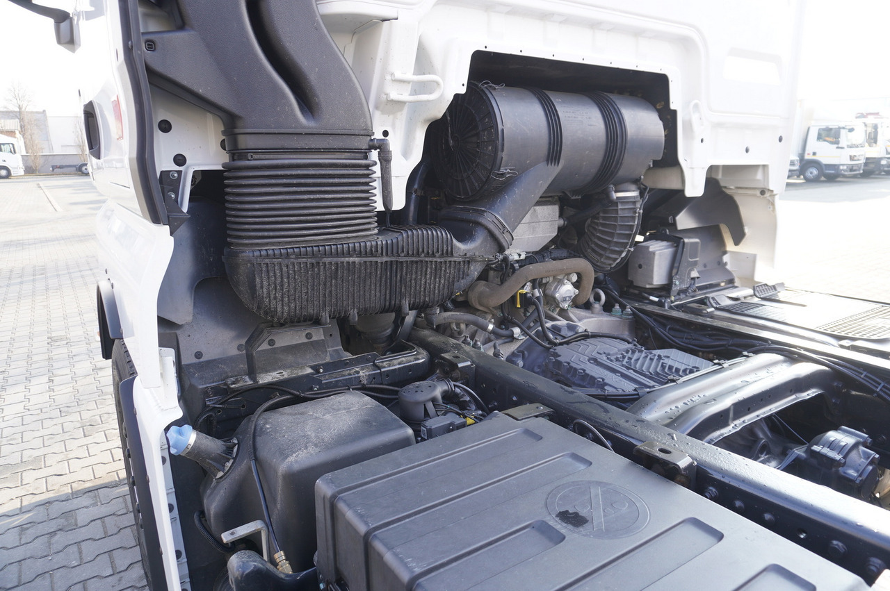 Cab chassis truck MAN TGX 35.580 E6 8x4/4 - 8.8m chassis frame: picture 9 Cab chassis truck MAN TGX 35.580 E6 8x4/4 - 8.8m chassis frame: picture 9