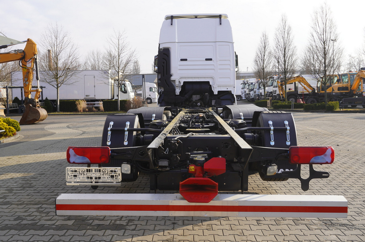Cab chassis truck MAN TGX 35.580 E6 8x4/4 - 8.8m chassis frame: picture 6 Cab chassis truck MAN TGX 35.580 E6 8x4/4 - 8.8m chassis frame: picture 6