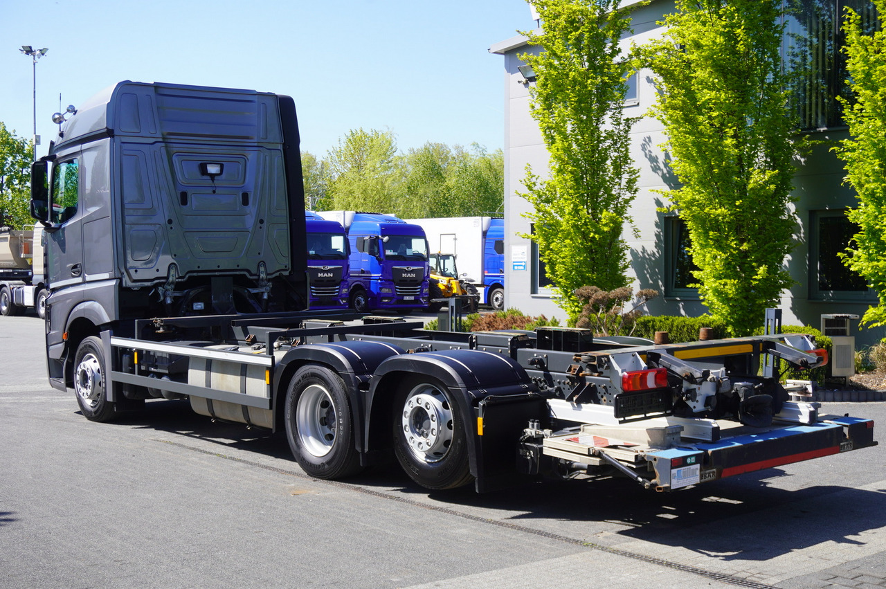 MERCEDES-BENZ Actros 2542 / XXL cabin / BDF / 190 tho. km - Container transporter/ Swap body truck: picture 3 MERCEDES-BENZ Actros 2542 / XXL cabin / BDF / 190 tho. km - Container transporter/ Swap body truck: picture 3