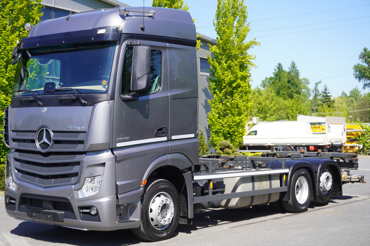 MERCEDES-BENZ Actros 2542 / XXL cabin / BDF / 190 tho. km - Container transporter/ Swap body truck: picture 1 MERCEDES-BENZ Actros 2542 / XXL cabin / BDF / 190 tho. km - Container transporter/ Swap body truck: picture 1