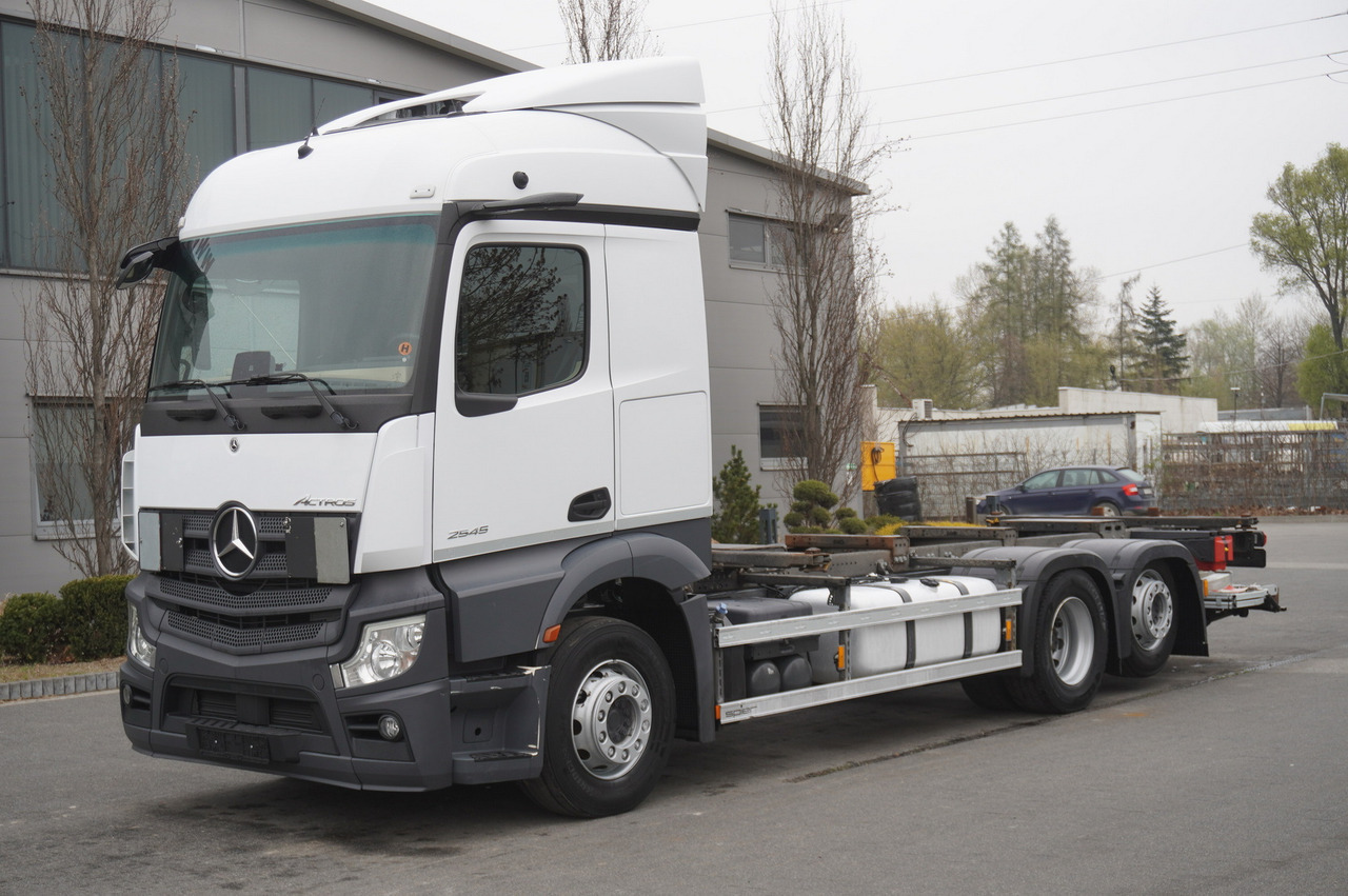 MERCEDES-BENZ Actros 2545 6×2 MP5 / ADR AT - Container transporter/ Swap body truck: picture 1 MERCEDES-BENZ Actros 2545 6×2 MP5 / ADR AT - Container transporter/ Swap body truck: picture 1