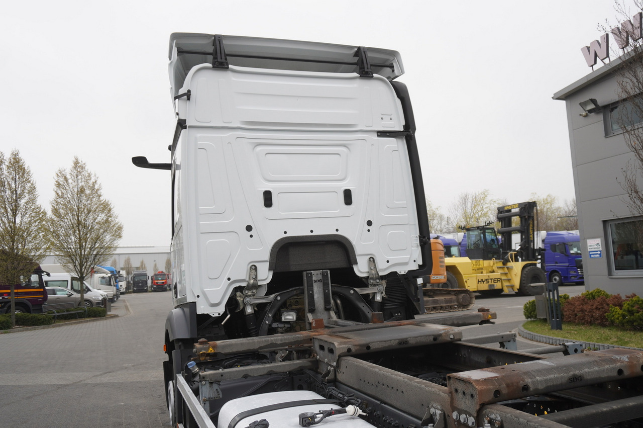 Container transporter/ Swap body truck MERCEDES-BENZ Actros 2545 6×2 MP5 / ADR / several units: picture 9