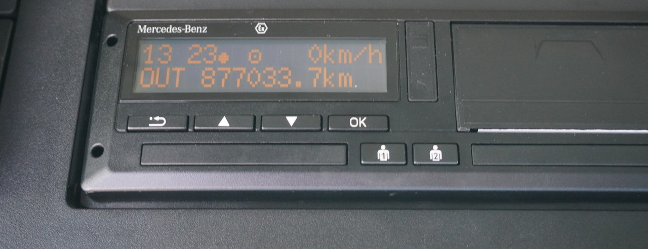 Refrigerator truck MERCEDES-BENZ Actros 2546 / Lecapitaine refrigerator 20 EPAL / Multitemperature / Carrier Supra 1150 MT: picture 22 Refrigerator truck MERCEDES-BENZ Actros 2546 / Lecapitaine refrigerator 20 EPAL / Multitemperature / Carrier Supra 1150 MT: picture 22