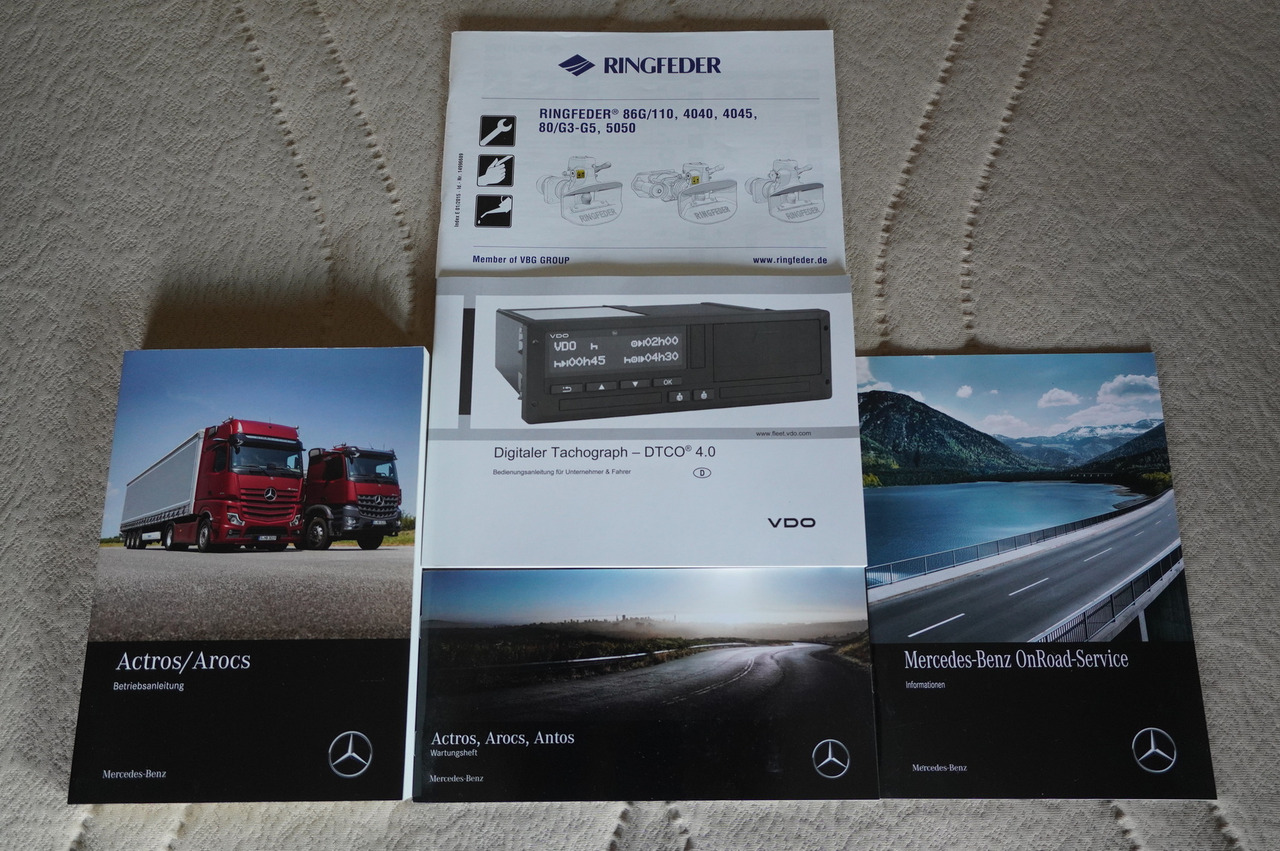 Refrigerator truck MERCEDES-BENZ Actros 2546 / Lecapitaine refrigerator 20 EPAL / Multitemperature / Carrier Supra 1150 MT: picture 29 Refrigerator truck MERCEDES-BENZ Actros 2546 / Lecapitaine refrigerator 20 EPAL / Multitemperature / Carrier Supra 1150 MT: picture 29