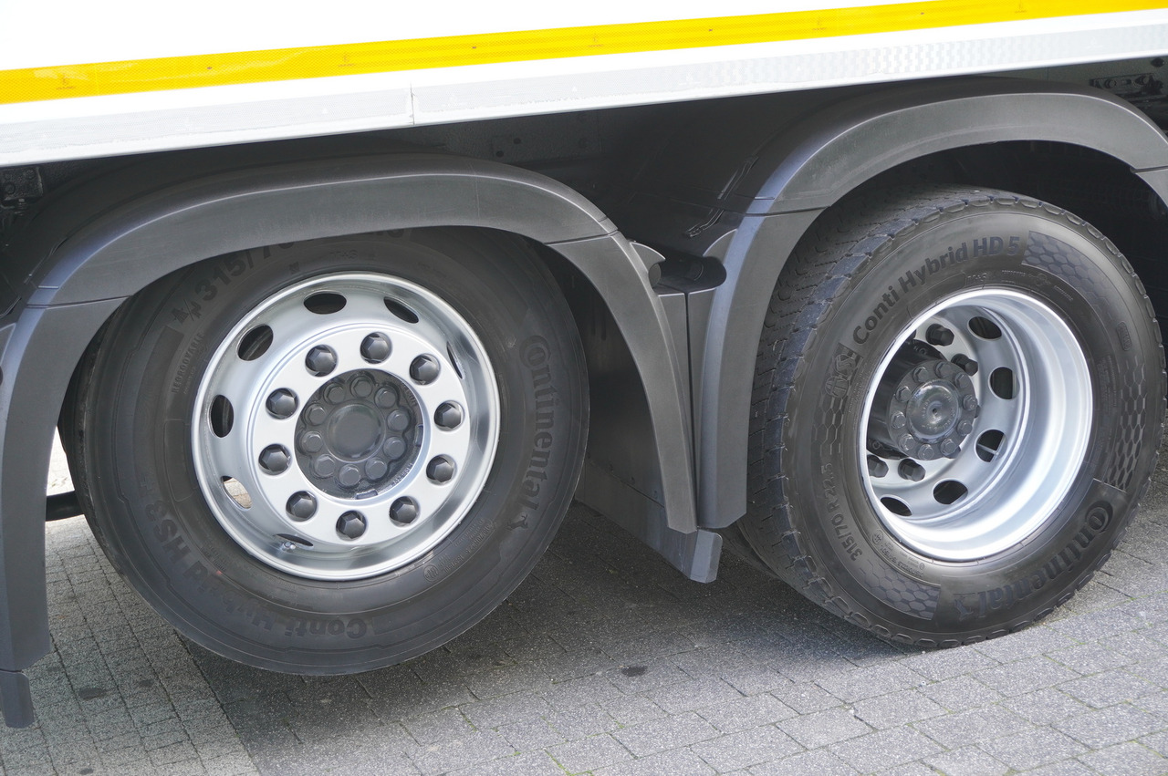 Refrigerator truck MERCEDES-BENZ Actros 2546 / Lecapitaine refrigerator 20 EPAL / Multitemperature / Carrier Supra 1150 MT: picture 13 Refrigerator truck MERCEDES-BENZ Actros 2546 / Lecapitaine refrigerator 20 EPAL / Multitemperature / Carrier Supra 1150 MT: picture 13