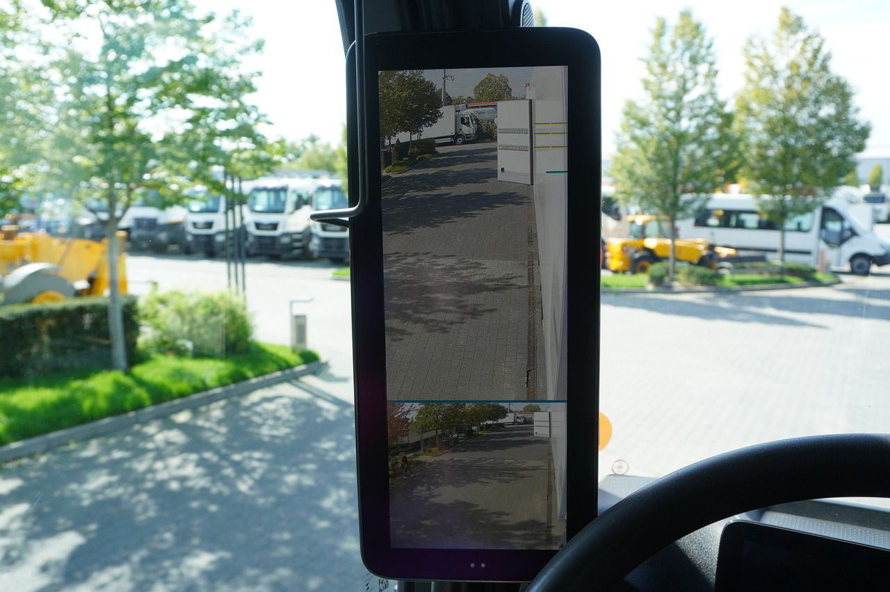 Refrigerator truck MERCEDES-BENZ Actros 2546 / Lecapitaine refrigerator 20 EPAL / Multitemperature / Carrier Supra 1150 MT: picture 23 Refrigerator truck MERCEDES-BENZ Actros 2546 / Lecapitaine refrigerator 20 EPAL / Multitemperature / Carrier Supra 1150 MT: picture 23