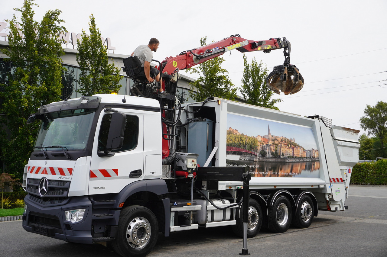 MERCEDES-BENZ Antos 3240 8x2 / Tajfun 5T crane / Farid Industries garbage truck/ 3 steered axles - Vacuum truck: picture 4 MERCEDES-BENZ Antos 3240 8x2 / Tajfun 5T crane / Farid Industries garbage truck/ 3 steered axles - Vacuum truck: picture 4
